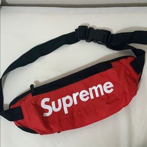 🔴Supreme Red Fanny Pack🔴